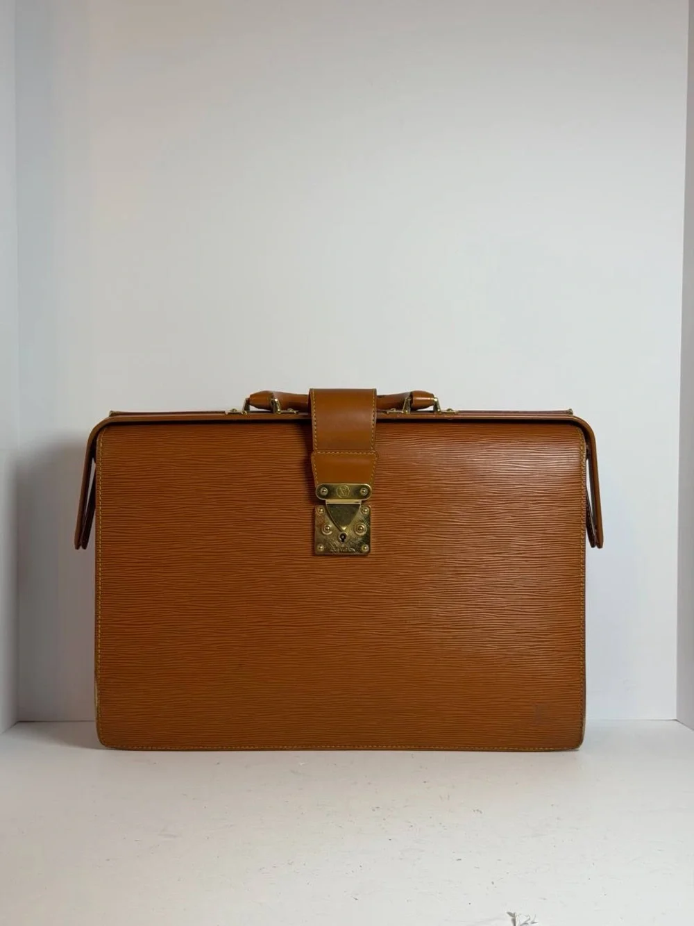 Louis Vuitton Epi Serviette Fermoir Cognac Brown Leather Business Briefcase